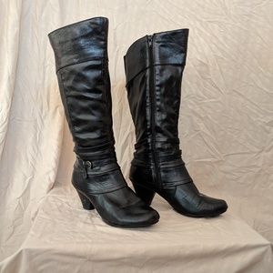 Rynona black faux leather boots. Sz 7.5//2" heel